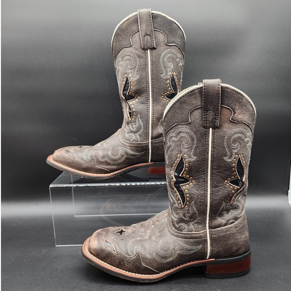 Laredo 9 Brown Leather Western Cowboy Boots Square Toe Studded Distressed Rodeo